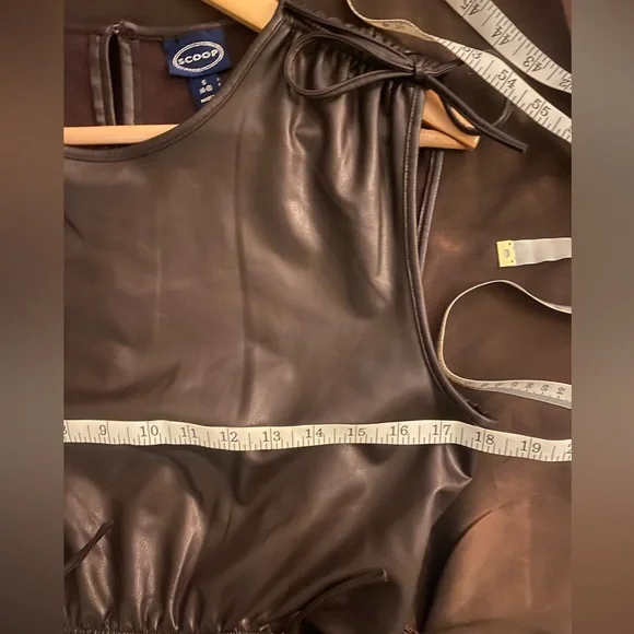 🎀 Gorgeous Faux Leather Midi Dress with Cinch Waist Size Small 4-6 - Picture 5 of 8